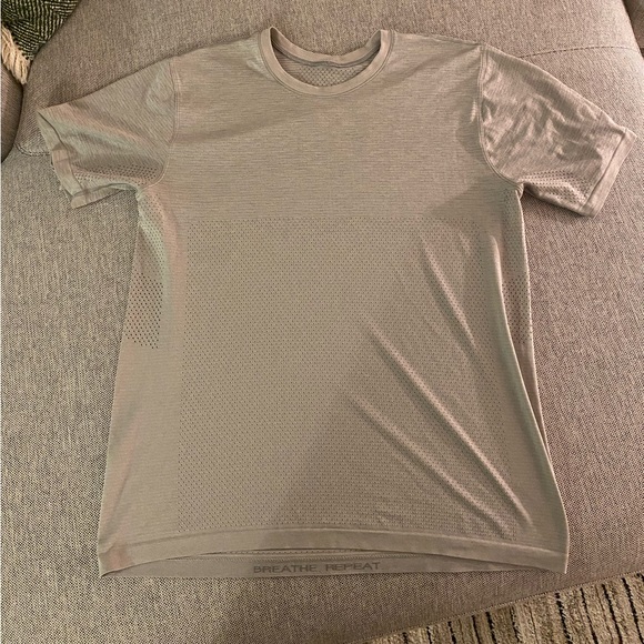 Lululemon T Shirt - Grey - XL - Picture 1 of 4